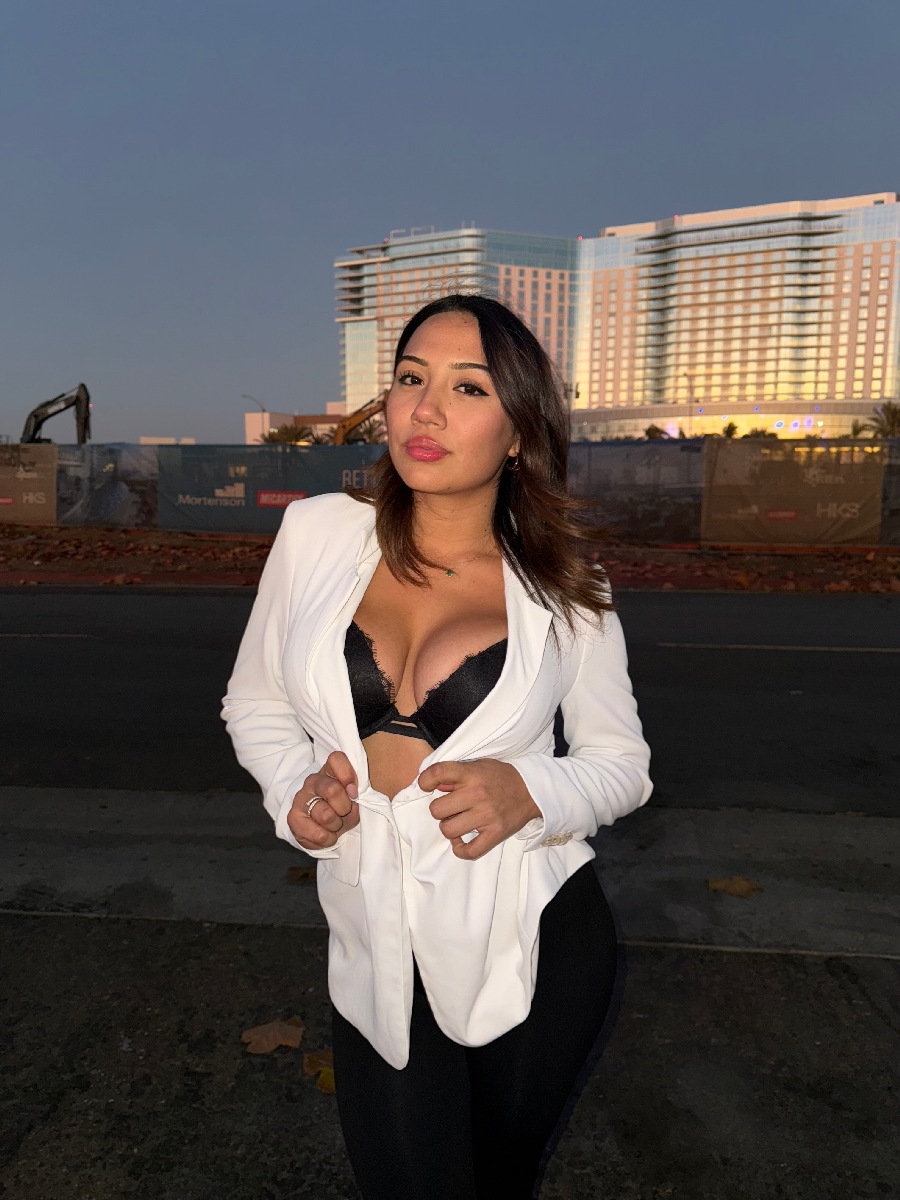 Take a pause and enjoy Ali Cruz — streaming from Toluca de Lerdo