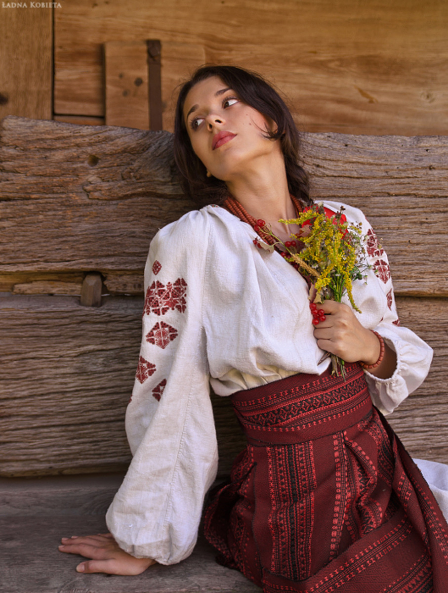 Girls in Slavic costumes in Toluca de Lerdo